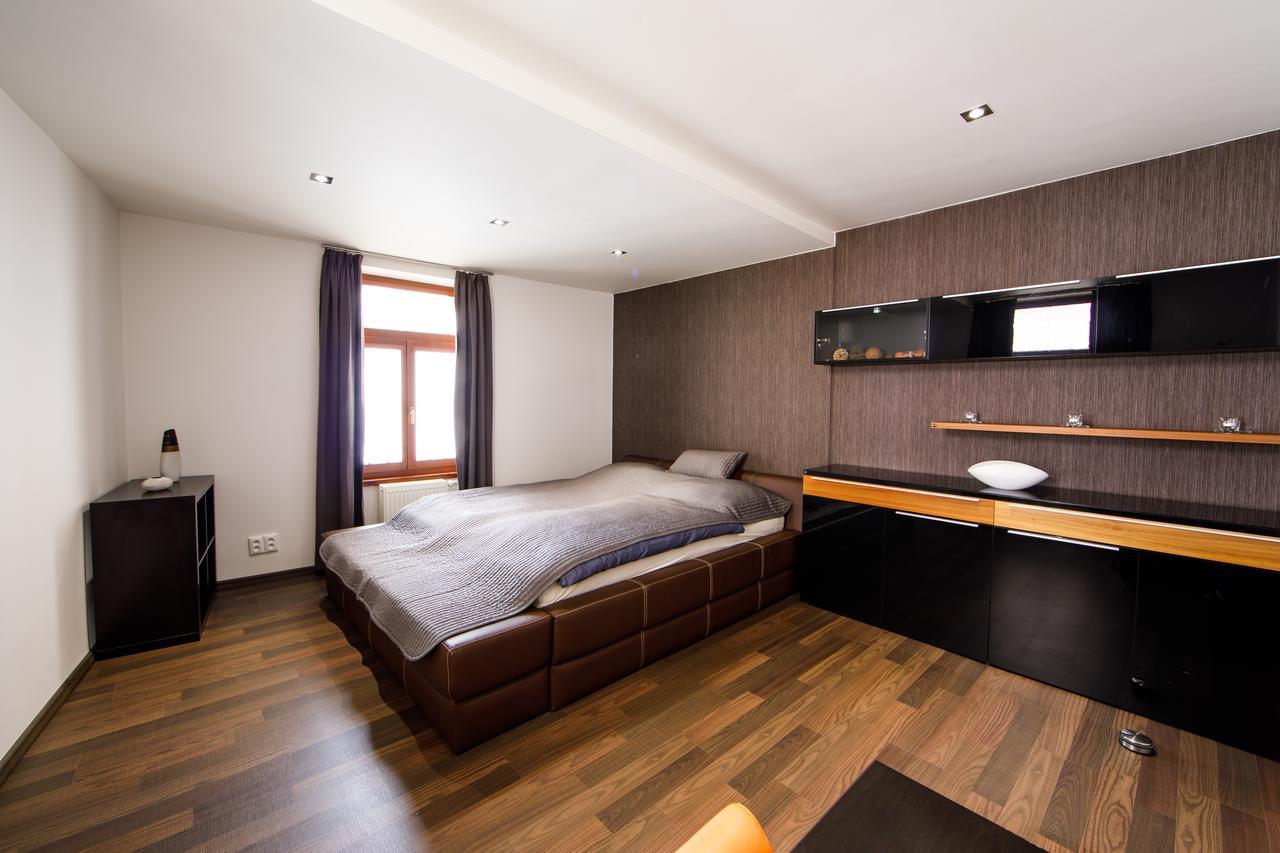Aplend City Apartments Na Vrsku Bratislava Luaran gambar