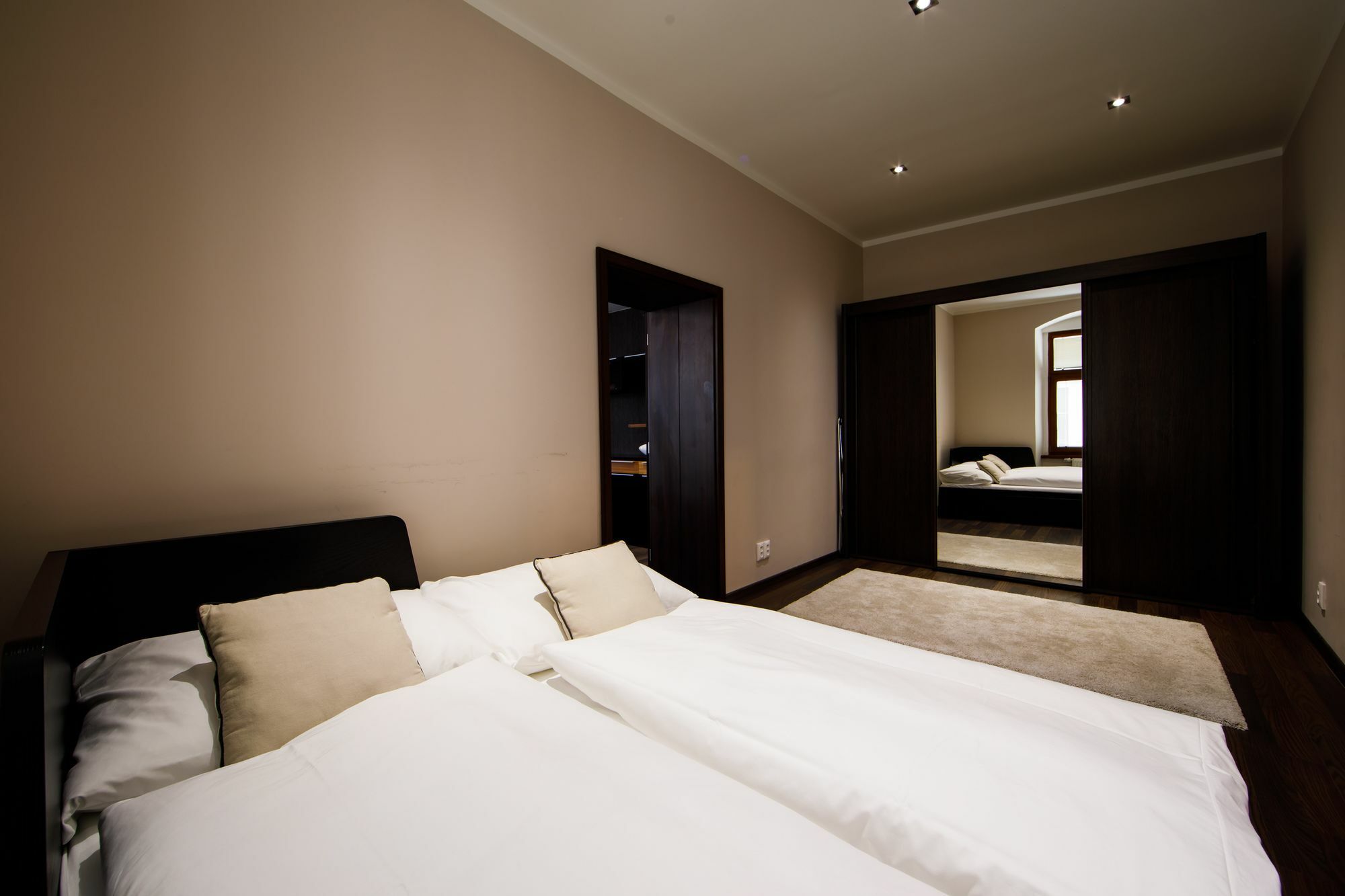 Aplend City Apartments Na Vrsku Bratislava Luaran gambar