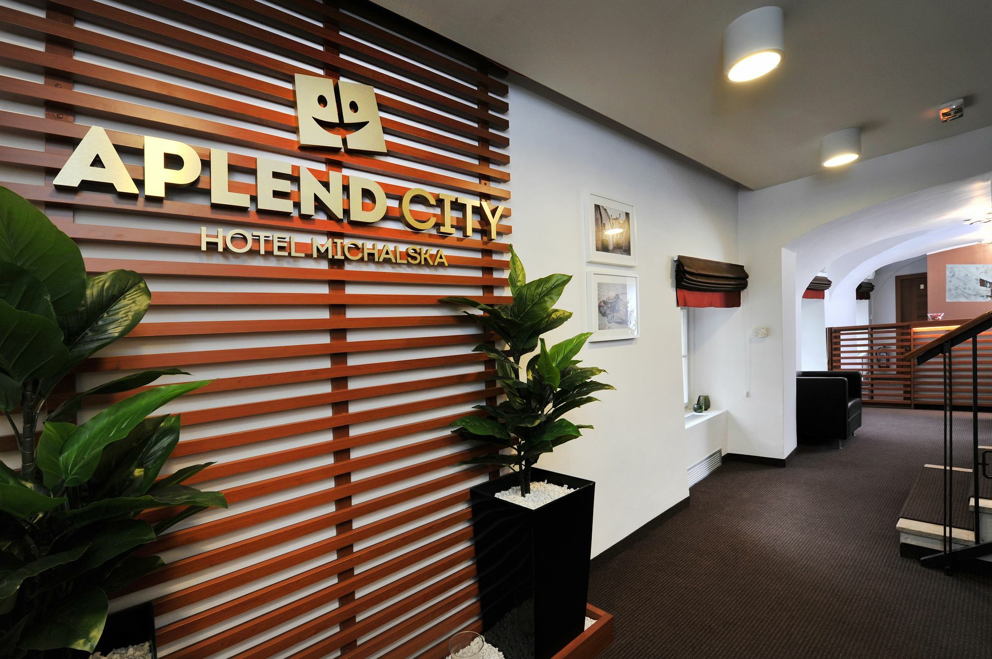 Aplend City Apartments Na Vrsku Bratislava Luaran gambar